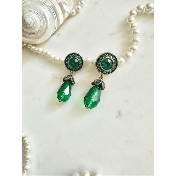 Regal style Emerald green teardrop beaded rhinestone dangle earrings - Picture 5 of 6